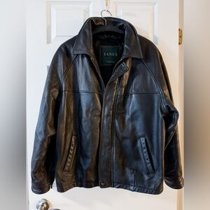 Vintage Danier Men's Black Leather Bomber Jacket M Women's Oversized Unisex